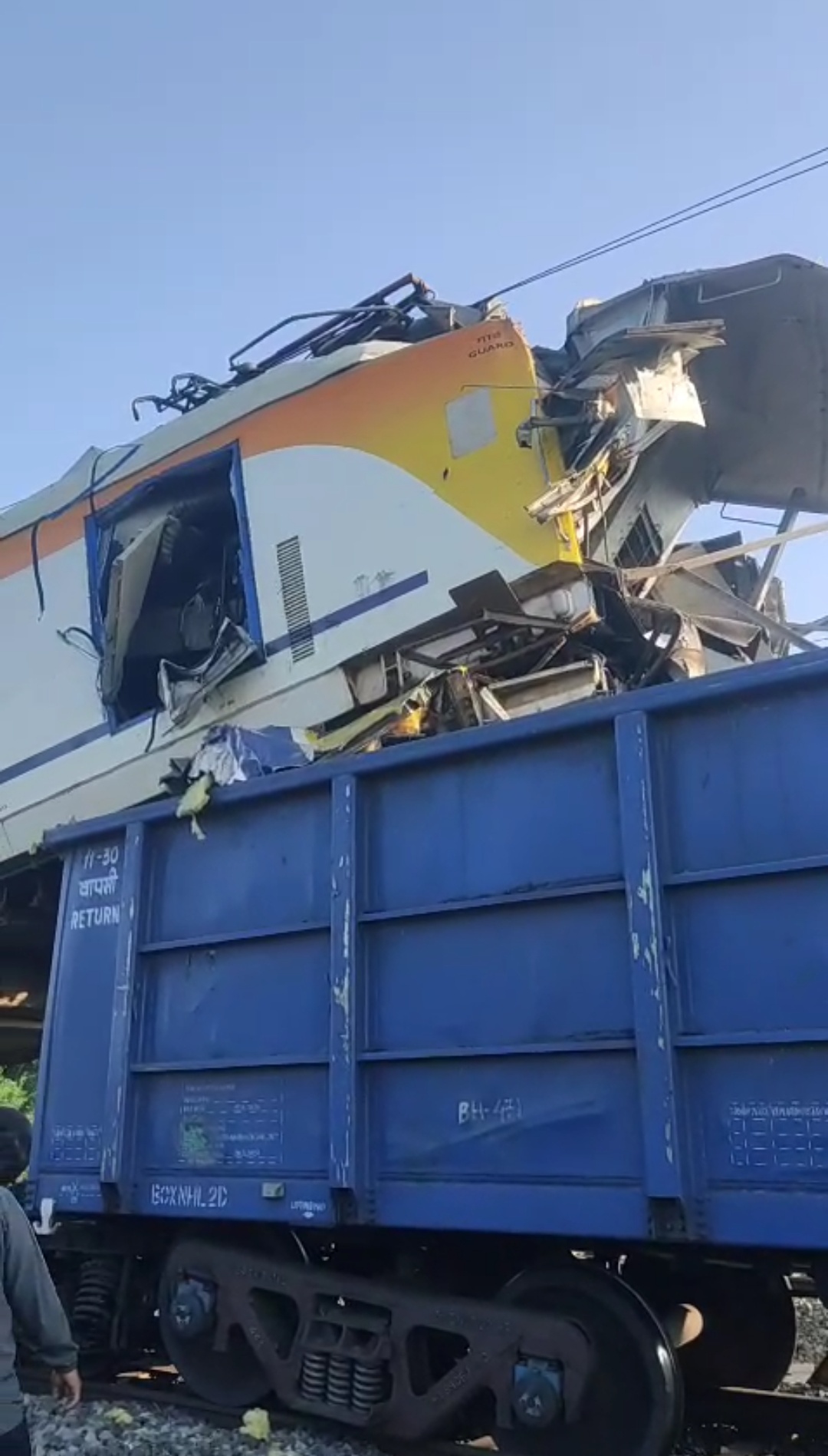 बिलासपुर रेल हादसा: लोकल ट्रेन की मालगाड़ी से टक्कर, 6 की मौत